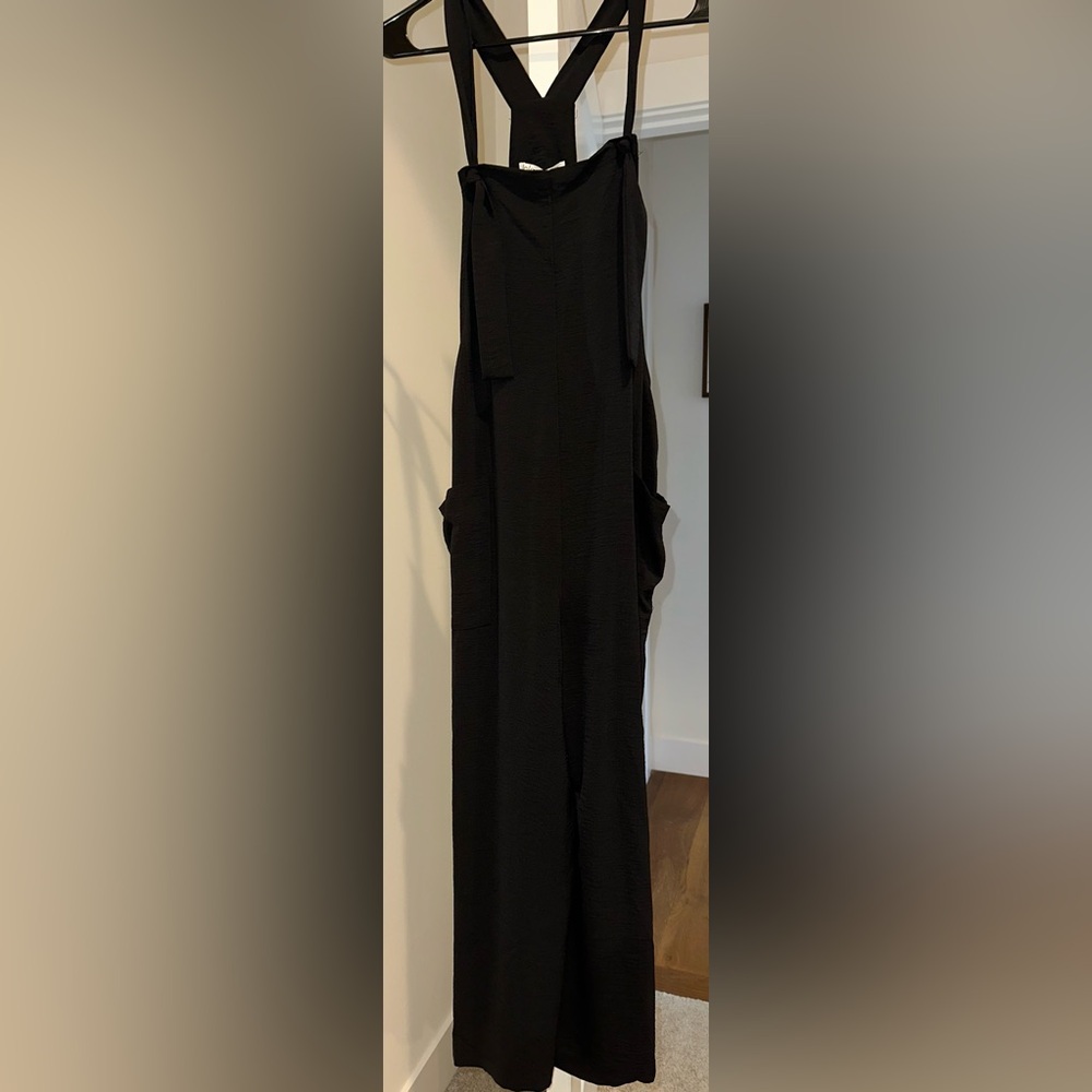 Chic Black Sleeveless Jumpsuit